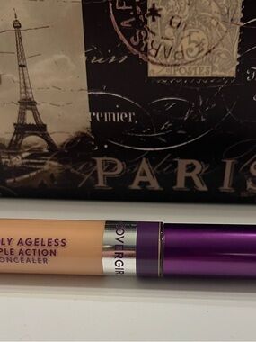 COVERGIRL Truly Ageless Dual-Action Concealer